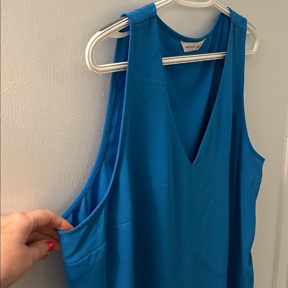 Nine West Vibrant Blue V-Neck Tank Top - Picture 3 of 12